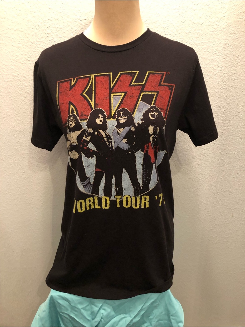 Band Tee KISS World Tour '77 Retro Graphic Band Tee Black Short Sleeve Size M